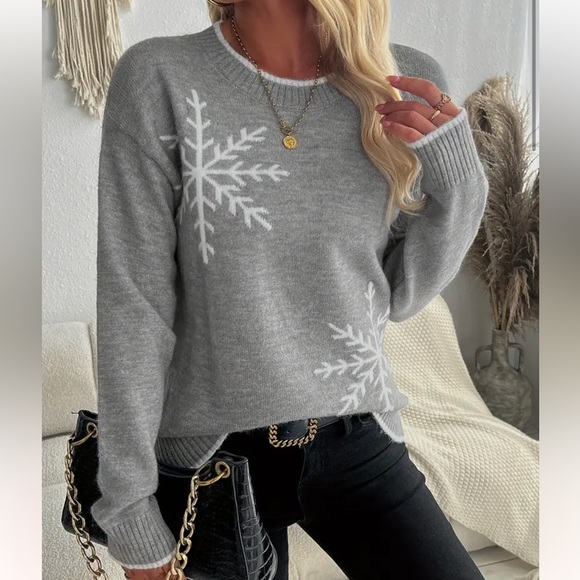 Luxe Snowflakes Sweater - Picture 3 of 13